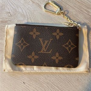 Luis Vuitton coin purse